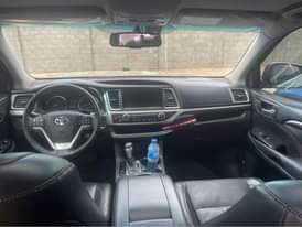 A picture of Toyota Highlander 2015