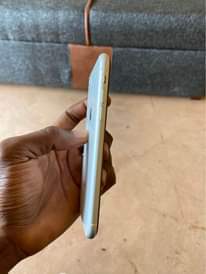 A picture of Iphone xr