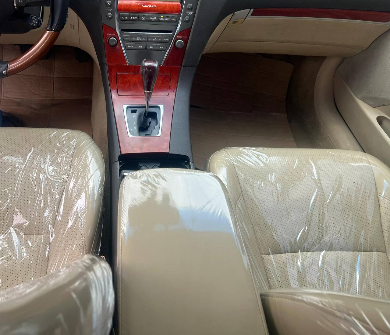A picture of Unregistered lexus Es350 2011 09033738897