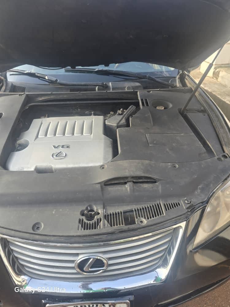 A picture of Lexus ES350