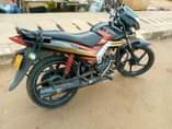 A picture of Mahindra commuter