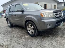 A picture of Honda pilot 2009 first body