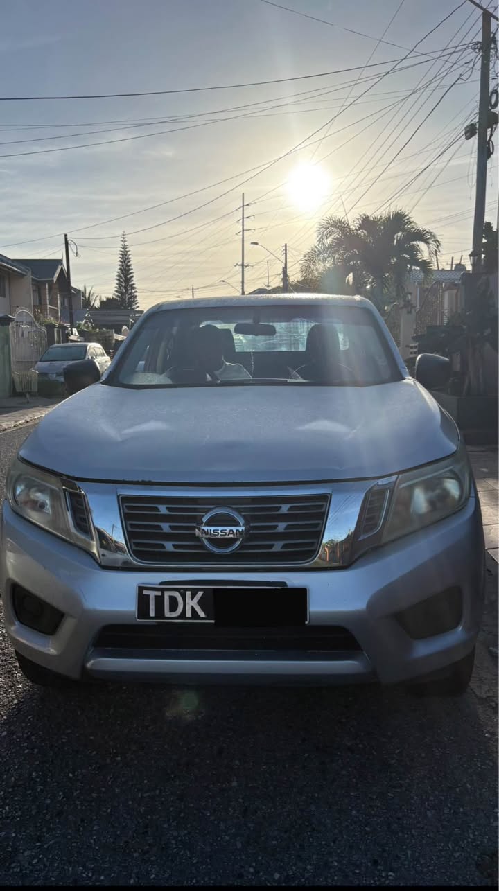 nissan np300