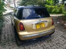 A picture of MINI COOPER HIYO GARI YA MAFUTA MACHACHE WAI TU WAI