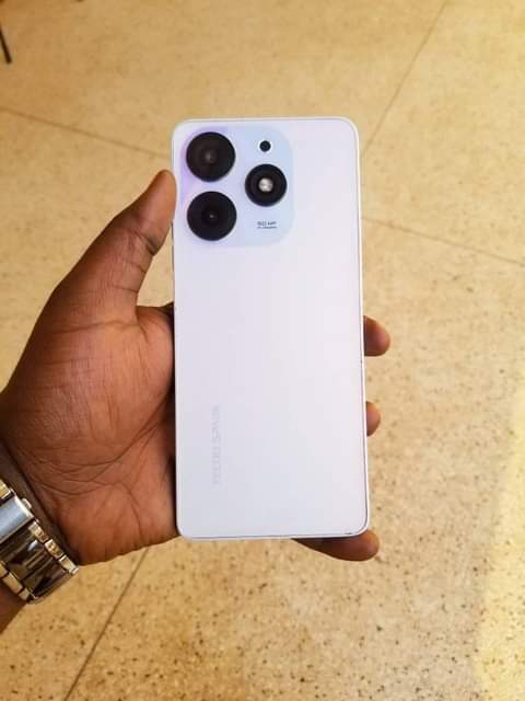 A picture of Tecno spark 10 pro 256gb 390k