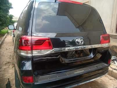 A picture of Toyota land cruiser upgraded