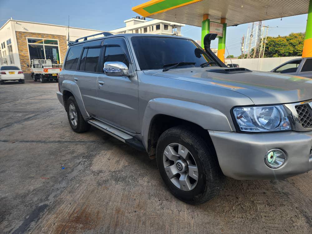 A picture of Nissan patrol
