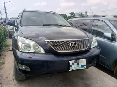 A picture of Lexus Rx350 04