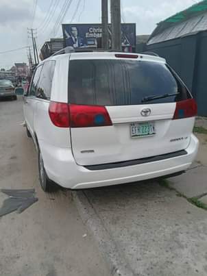 A picture of 08 sienna car Going for 2 8 buy and drive