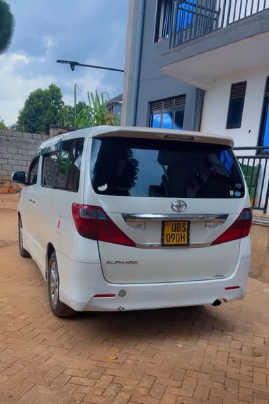 A picture of Toyota alphard on a quick sell