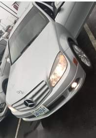 A picture of Benz C300 2008 model 100 first body Car is a
