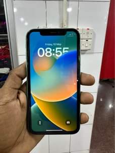 A picture of iPhone 11 128gb
