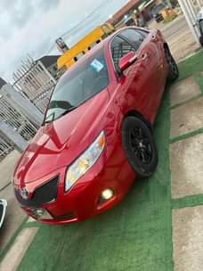 A picture of Used Toyota Camry xle 2011 model with all features fully