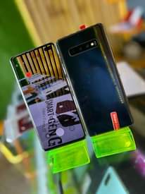 A picture of USED PHONES