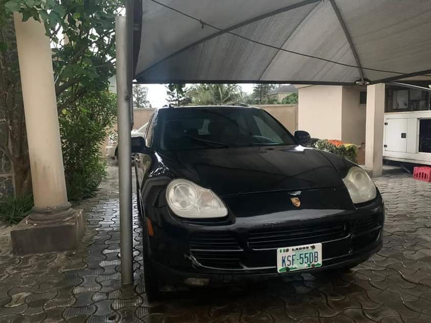 A picture of Porsche cayenne