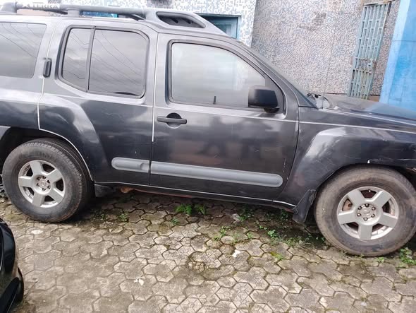 A picture of 2000 Nissan xtera