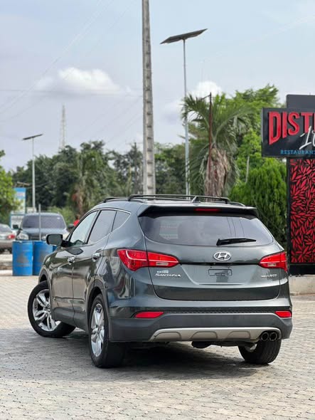 A picture of 2014 Hyundai Santa Fe good deal