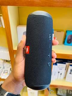 A picture of Jbl flip 5 speaker