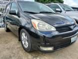 A picture of 2005 TOYOTA SIENNA