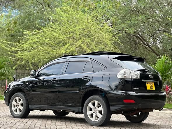 A picture of TOYOTA HARRIER NEW