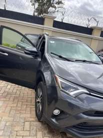 A picture of Toyota RAV4 201