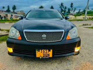 A picture of TOYOTA CROWN ATHLETE