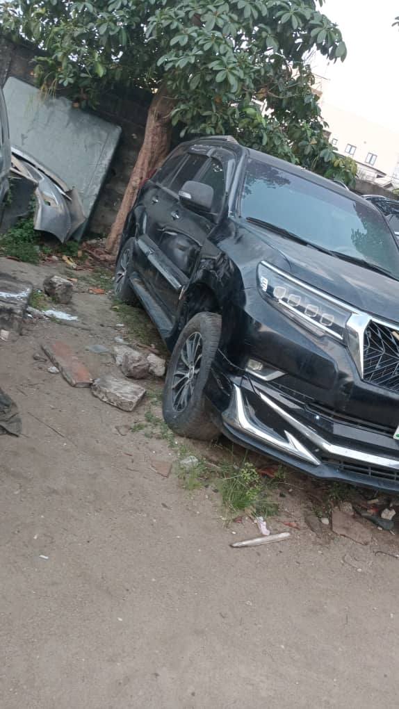 A picture of 2018 prado FOR SALE no engine