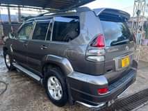 A picture of 2005 TOYOTA LANDCRUISER PRADO