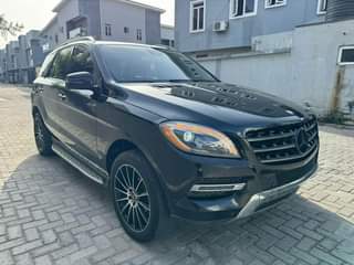 A picture of Mercedes Benz ML350