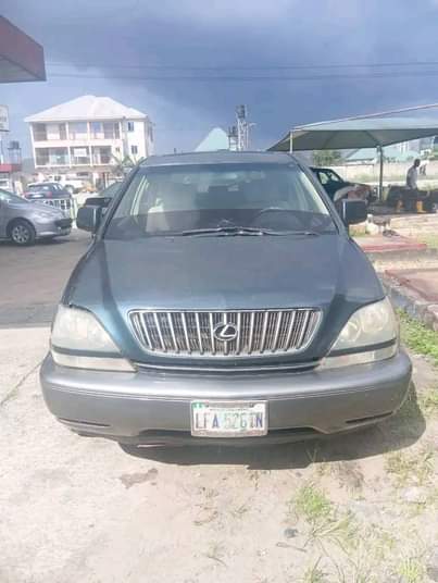 A picture of Rx 300 with silent Engine and smooth Gear transmission AC