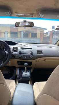 A picture of Honda Civic 2008 with a sound engine gear ac neat
