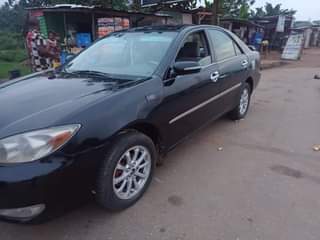 A picture of 2004 Toyota Camry