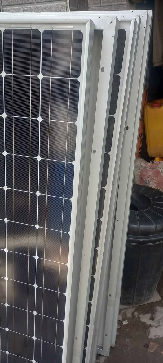 A picture of Solar panel 300w