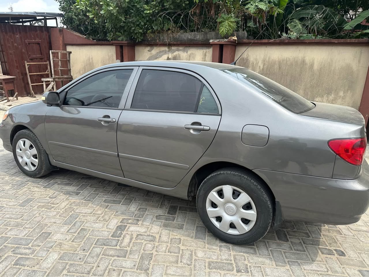 A picture of PRICE REDUCTION Sharp Toks Standard 05 Toyota Corolla Very clean