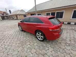 A picture of Few months use Toyota venza 2011 model Prize 11 5m