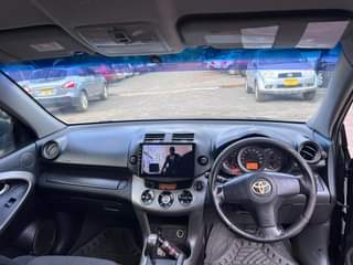 A picture of Toyota rav 4