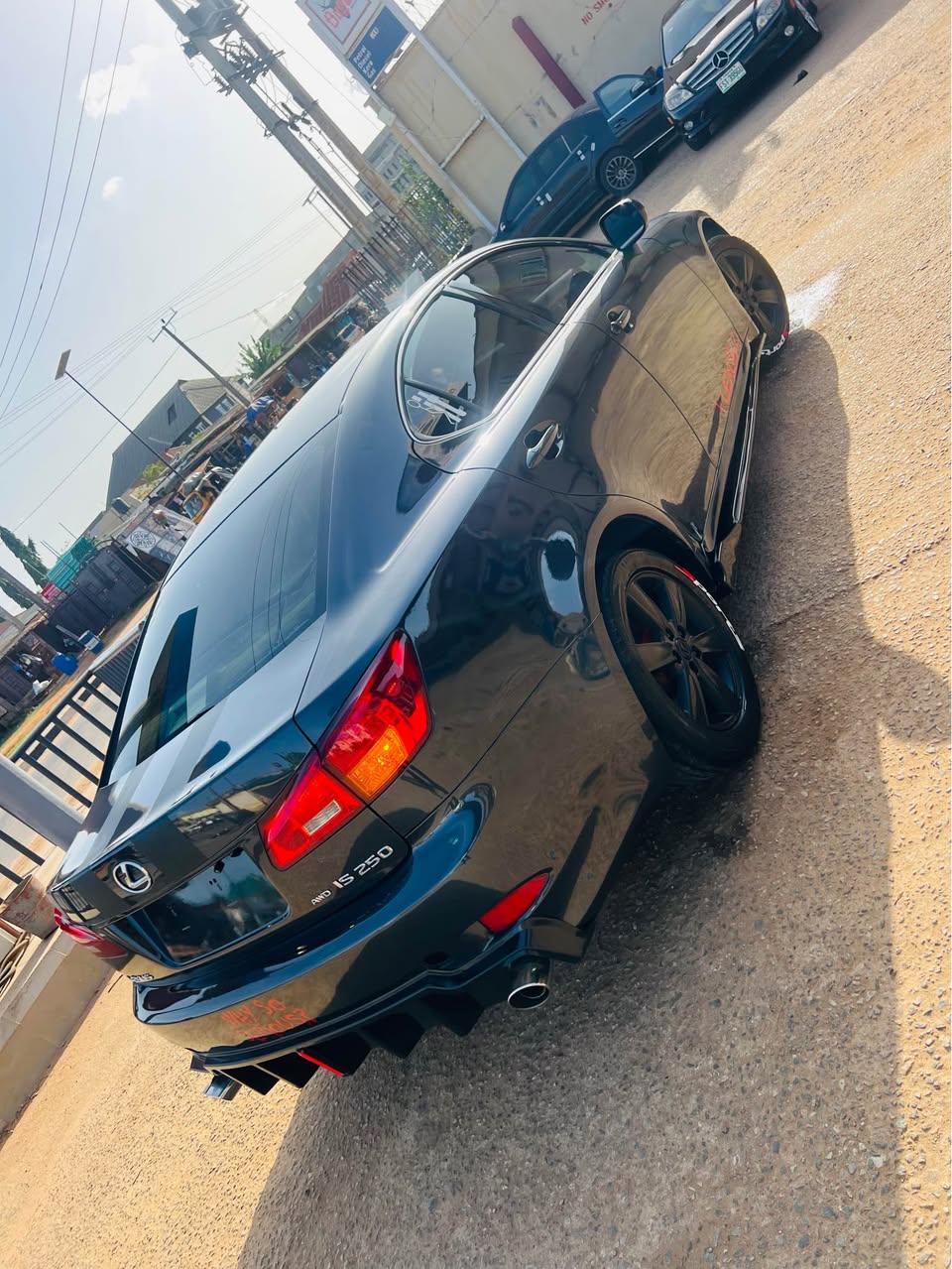 A picture of Lexus is250 2008 08122733790 dm