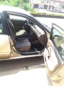 A picture of Toyota Camry Gold colour