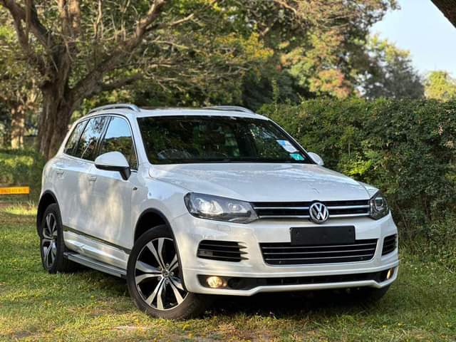 A picture of VOLKSWAGEN TOUAREG 2015
