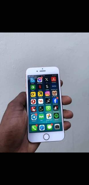 A picture of Iphone 7Plain Gb128 Bh92 165 000 