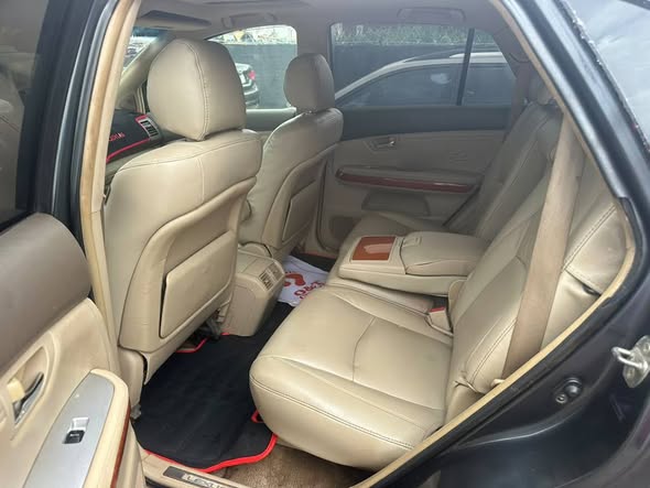 A picture of Foreign used rx330