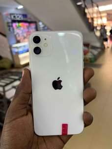 A picture of IPhone 11