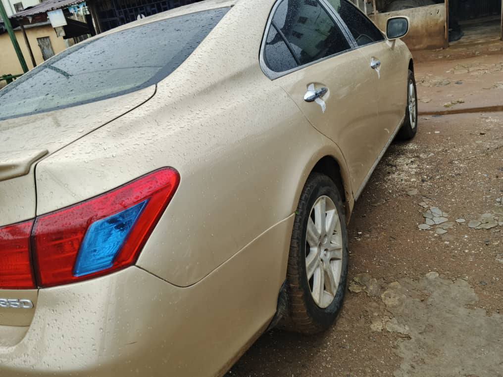 A picture of LEXUS ES 350 08