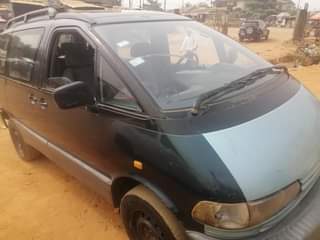 A picture of Toyota previa manual