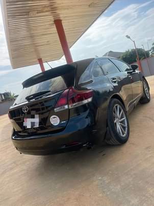 A picture of Toyota venza 07069132171