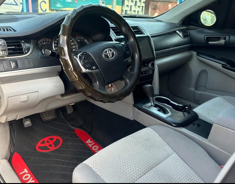 A picture of 2012 TOYOTA CAMRY LE