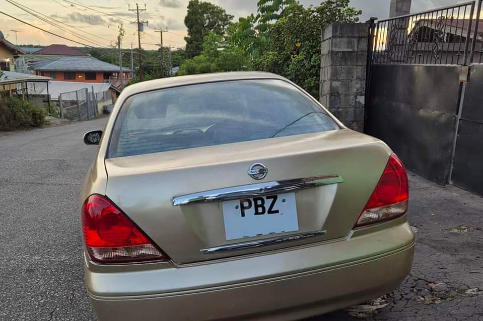 nissan almera
