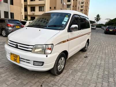 A picture of Toyota noah