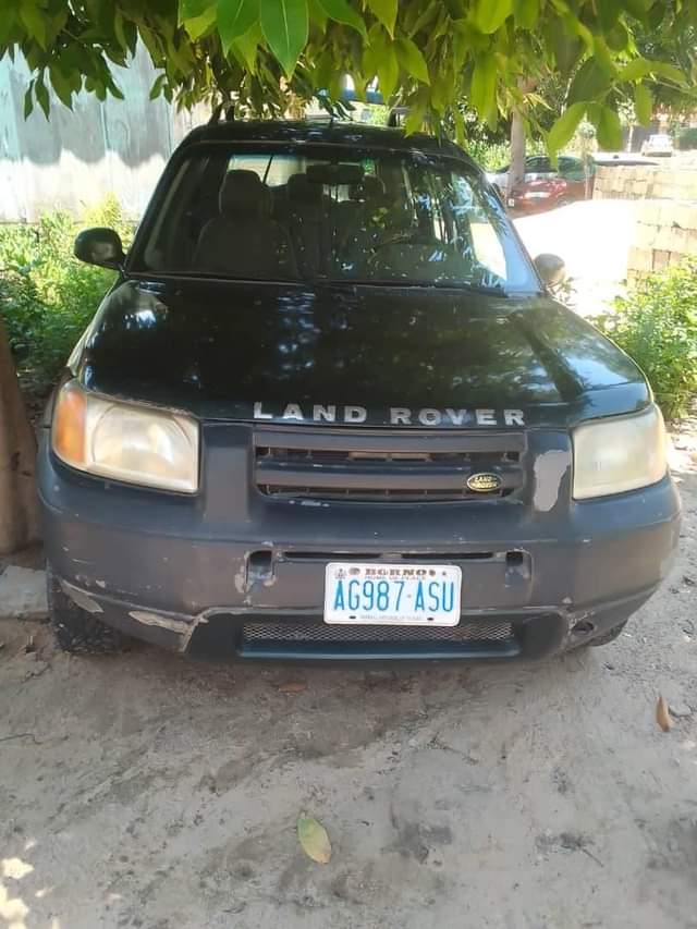 A picture of Distress Distress Land Rover Everything working fine Location...borno Not negotiable