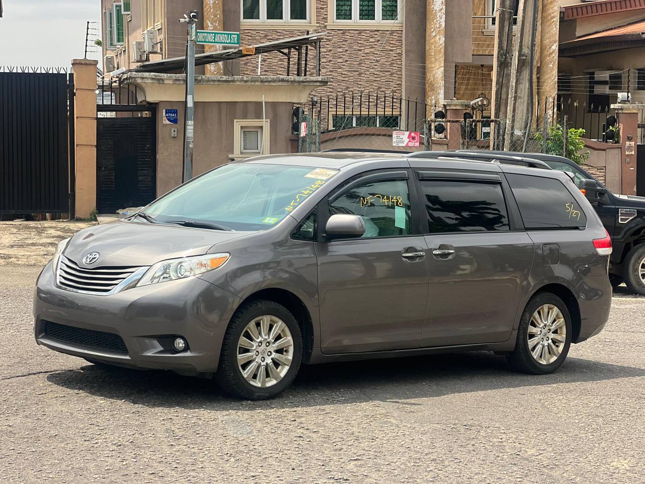 A picture of 2012 TOYOTA SIENNA